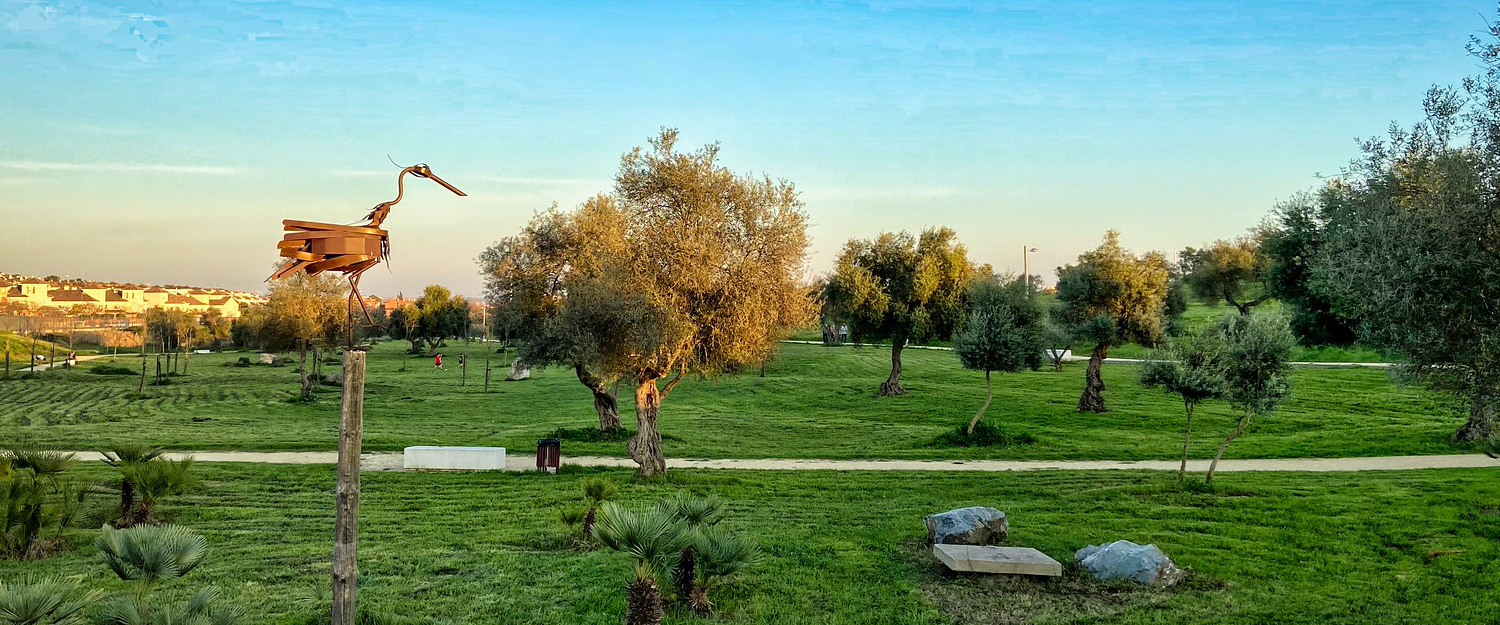 Tomares: Un Oasis de Zonas Verdes para la Desconexión